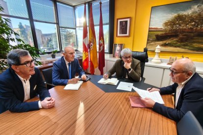 Reunión de la Junta y ColproLeón.