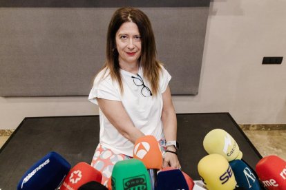 Leire Díez en una rueda de prensa.