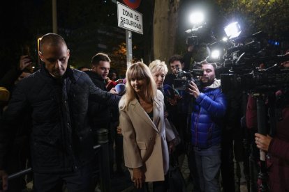 Judit González a la salida del Juzgado de Instrucción, ayer.