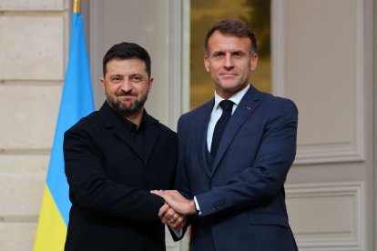 Zelenski con Macron, ayer.