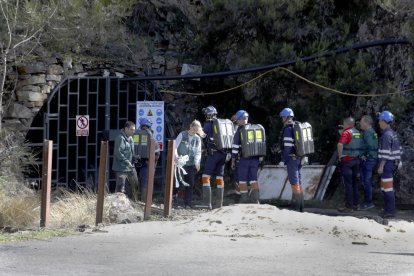 Labores de investigación pocos días después del accidente.