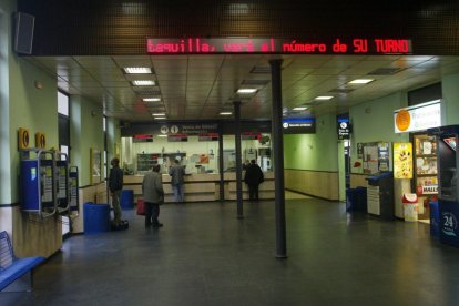Imagen de archivo del vestíbulo de una estación de tren.