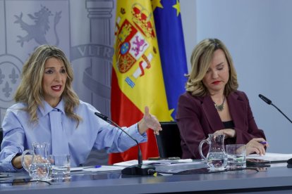 Las ministras de Trabajo, Yolanda Díaz y de Educación, Pilar Alegría.