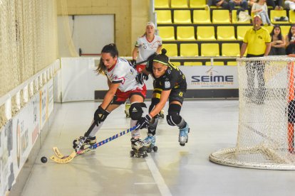 El Hockey Bembibre disputa un partido muy interesante.