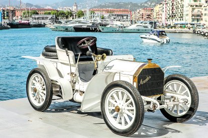 Mercedes 35 CV… ‘padre’ del automóvil moderno. MB