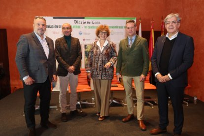 Los participantes en la mesa redonda.