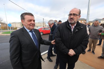 El consejero de Presidencia de la Junta, este miércoles con el alcalde de Ponferrada.