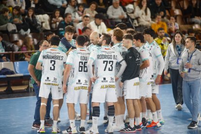 Doble partido para el Ademar esta semana en casa: Nava y Alicante.