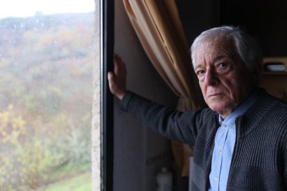 Luis Gómez, en su estudio, en una reciente entrevista a este periódico.