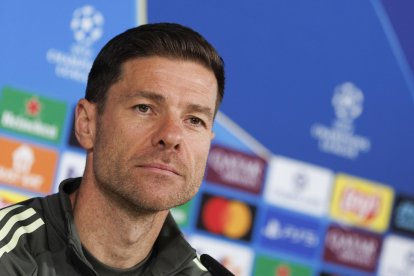El entrenador del Real Madrid, Xabi Alonso, durante la rueda de prensa previa al partido del miércoles contra el Manchester City. EFE/Sergio Pérez.