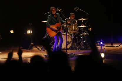 Quique González, en un concierto pasado en el Auditorio de León, regresa a León este viernes para actuar en el Auditorio.