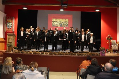 Actuación de la coral de Villamañan.