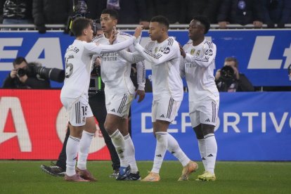 Mbappé hizo el primer gol del Real Madrid en la victoria del Real Madrid frente al Alavés en Mendizorroza.