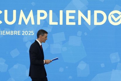 Pedro Sánchez comparece para efectuar un balance del curso político y presentar el informe periódico de rendición de cuentas Cumpliendo.