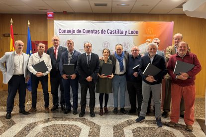 El Consejo de Cuentas homenajea a sus empleados más veteranos.