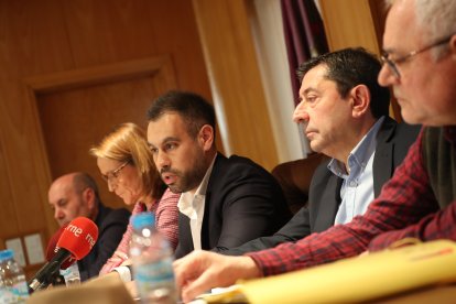 La oposición en bloque ha comparecido en el Ayuntamiento de Bembibre.