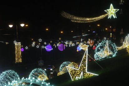 Una Vía Láctea sobrevuela el río Sil junto al Castillo.