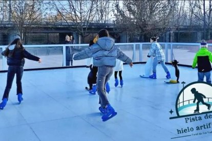 Pista de hielo en Toral de los Vados.