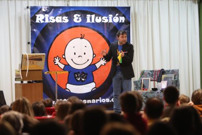 Actividades de magia e ilusión en ediciones navideñas anteriores en Camponaraya.