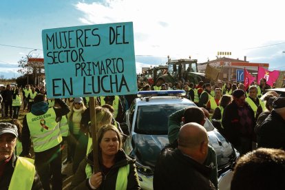 Varias agricultoras en una protesta reciente del sector en León.