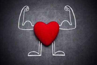 Archivo - Healthy heart on blackboaed.