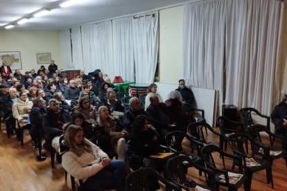 Última reunión de los vecinos de Vidaes para ver los pasos a segir en contra del biogás.