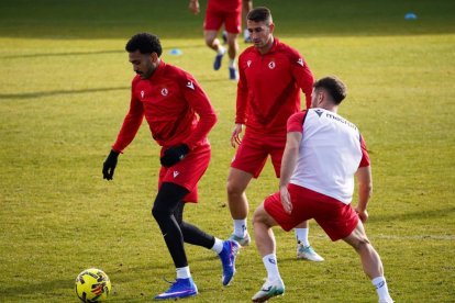 La Cultural sumó ayer un nuevo entrenamiento con vistas al partido del sábado en el Reino.