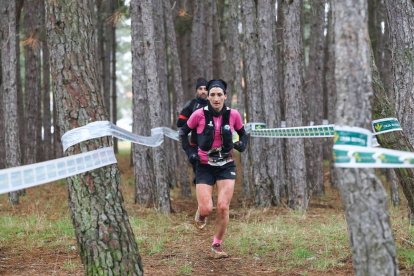 Oihana Kortázar y Javier Domínguez se impusieron en una Transcandamia de altura.