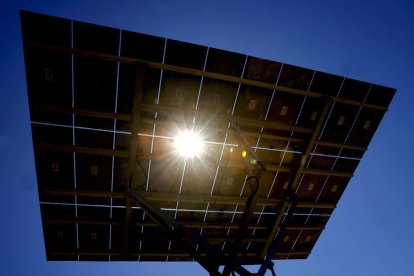 Módulos de una instalación fotovoltaica con seguidores solares.