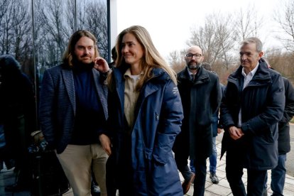 La ministra para la Transición Ecológica y Reto Demográfico, Sara Aagesen, a su llegada al polígono de La Robla.  Aagesen, junto a otras autoridades, recorrió la zona en la que se asentará La Robla Green.