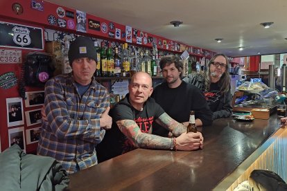 Ricardo, de Oscuros, Rober, de Turbina, Fran de Zoster, y Jose Oscuro, la semana pasada en el Plan B.