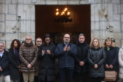 Minuto de silencio en el Ayuntamiento de Ponferrada