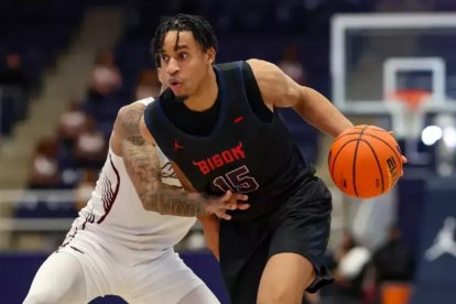 Okeke en uno de sus anteriores clubes.