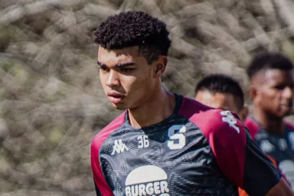 Palmer en un entrenamiento con el Deportivo Saprissa de su país.
