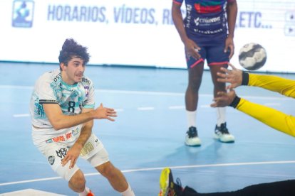 Darío Sanz es uno de los jugadores más destacados en la plantilla del Abanca Ademar.