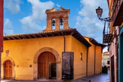 La Iglesia de Palat del Rey, considerada el templo más antiguo de León, ha reabierto sus puertas con una exposición que ya ha recibido más de 2.000 visitas en su primer mes