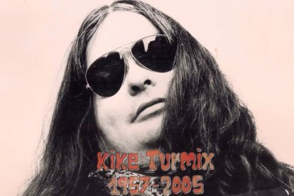 Enrique Vitoria Comerzana, más conocido como Kike Turmix (Bilbao, 24 de junio de 1957-Madrid, 17 de octubre de 2005).
