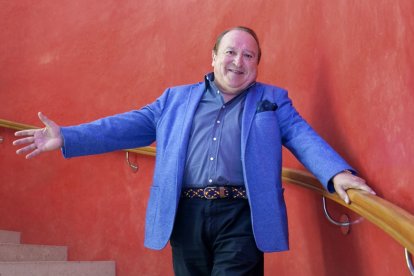 Fernando Julián Esteso Allué nació en Zaragoza, el 16 de febrero de 1945, y falleció ayer en Valencia.