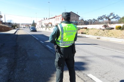 Un agente de la Guardia Civil en una imagen de archivo.