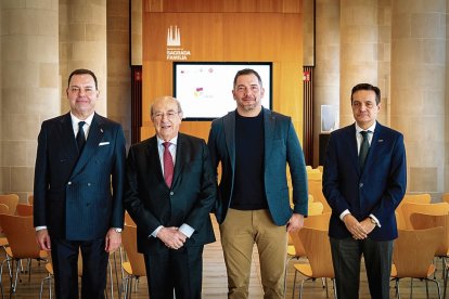 José Mª Viejo, director de Fundos; Steve Camps, de la Sagrada Familia; Carlos Mirapeix, director El Capricho de Gaudí y Raúl Fernández, director de Casa Botines.
