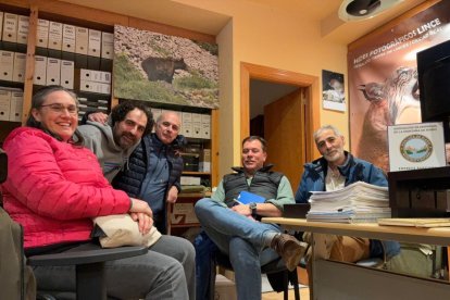 Representantes de los empresarios de la montaña de Riaño se reunieron con el candidato del PP en las Cortes.