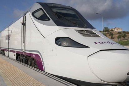 Archivo - Tren Alvia.