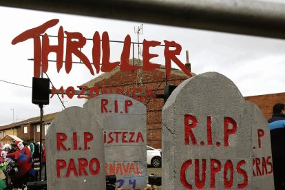 Las agrupaciones de Chozas derrochan siempre ingenio y entusiasmo en sus desfiles, tanto en los desfiles del municipio como fuera. dl