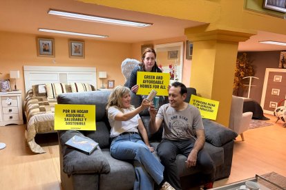 Greenpeace reclama en León viviendas dignas accesibles, saludables y sostenibles.
