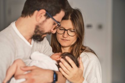 El Bono Nacimiento 2026 en Castilla y León ofrece hasta 2.500 euros por hijo para ayudar a las familias con los primeros gastos del bebé.
