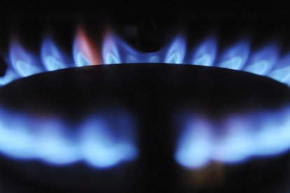 Imagen de un fuego de gas encendido en una vivienda. EPA/ANDY RAIN.