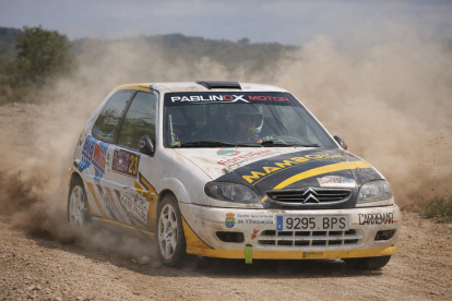 Un Citroën Saxo de competición.