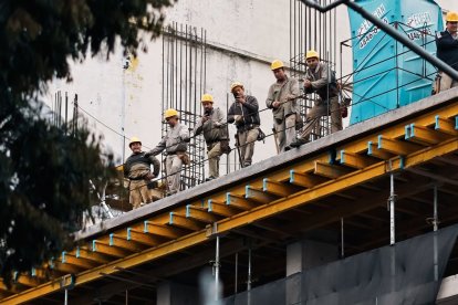 Trabajadores en una obra.