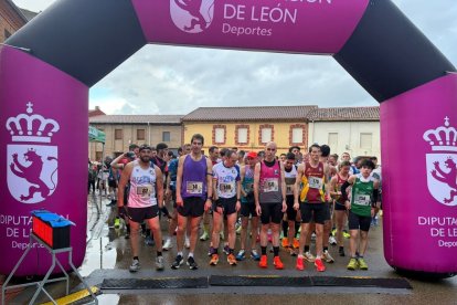 La Legua de Villamandos contó con una presencia de atletas notable en su décima edición.