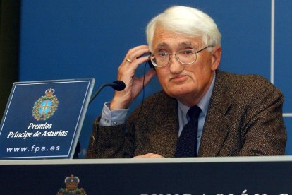El filósofo alemán Jürgen Habermas, fallecido ayer a los 96 años, fue premio Príncipe de Asturias en 2003.